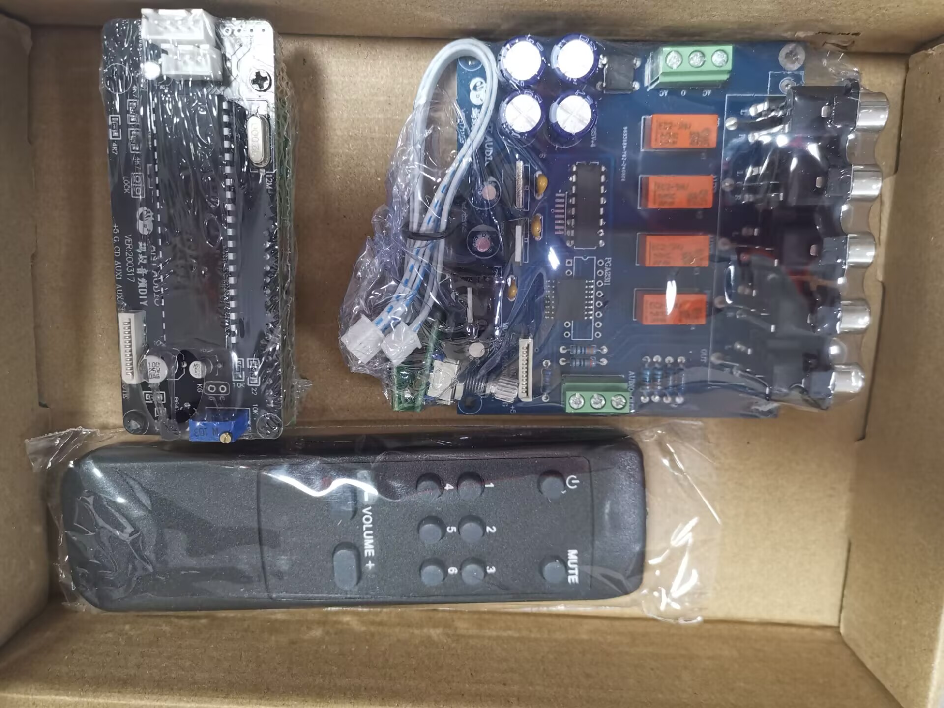 Relay Module 1 Channel - HIFI リモートコントロールボリュームコントロールボードキットプレフィーバーステージ 4 チャンネルオーディオソースオーディオスイッチングメモリ付き